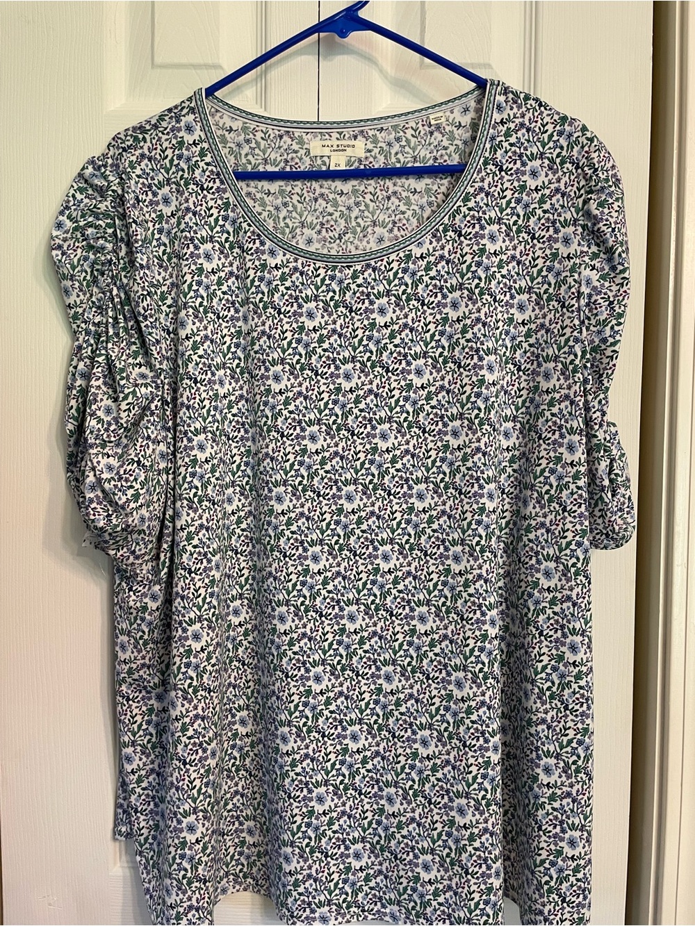 Max Studio White Floral Short-Sleeve Tee with Green and Blue Print